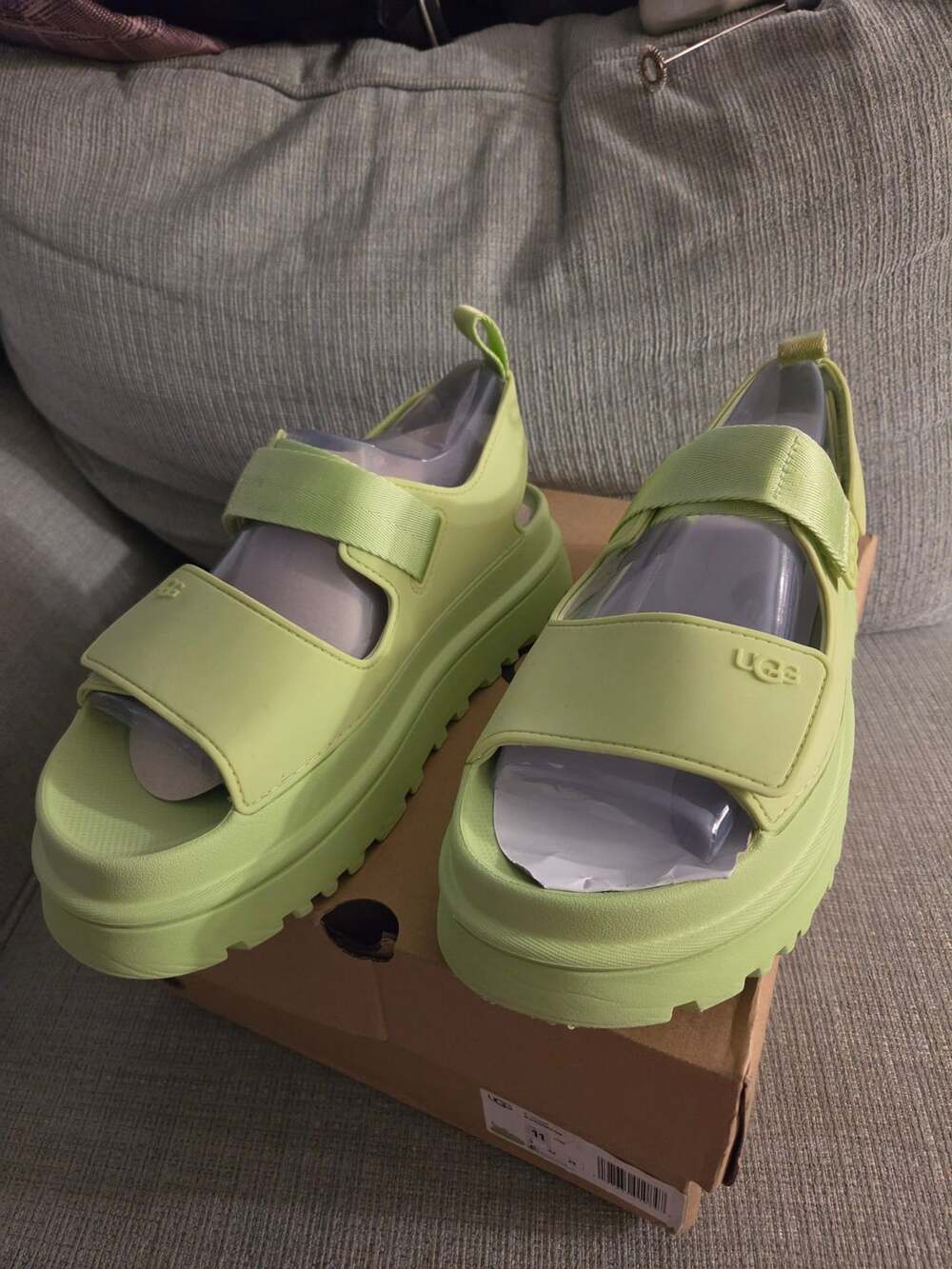 UGG GoldenGlow Sandal Size 11 Chartreuse Green New with Box